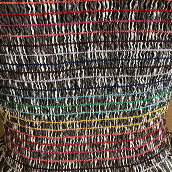 WAYF smocked grey/rainbow crop top - Picture 5 of 9